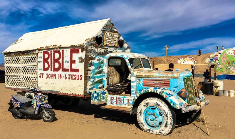 Salvation Mountain2