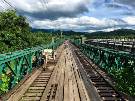 Motorbikes in Pai - Bridge